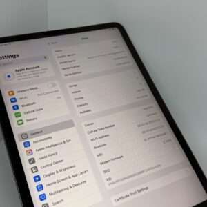 iPad Pro 3e 11 inch M1 128GB grijs 5G /krasvrij scherm /88% batt /garantie