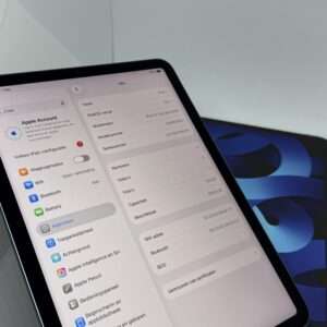 IMG_5540 iPad Air 5e M1 64GB blauw /krasvrij glas /80% batt /garantie