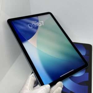 IMG_5539 iPad Air 5e M1 64GB blauw /krasvrij glas /80% batt /garantie