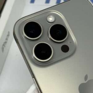IMG_1130 4 iPhone 15 Pro 128GB naturel /zeer net /90% batt /garantie