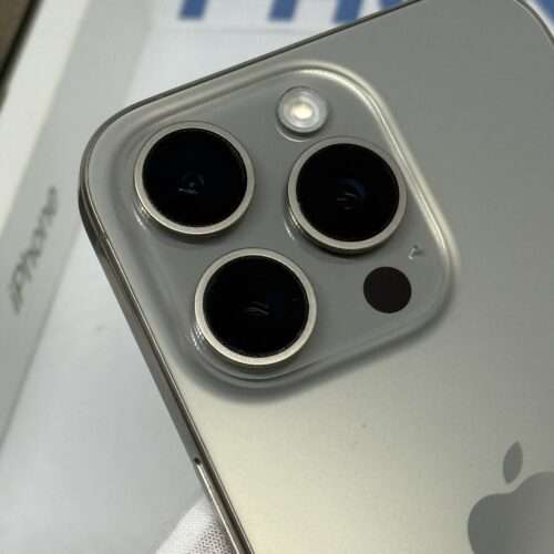 IMG_1130 4 iPhone 15 Pro 128GB naturel /zeer net /90% batt /garantie