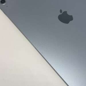 IMG_1648 iPad Air 4e 64GB blauw /94% batt /zichtbaar gebruikt /garantie