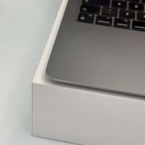 IMG_2377 MacBook Air M1 256GB grijs /zeer net /89% batt /garantie