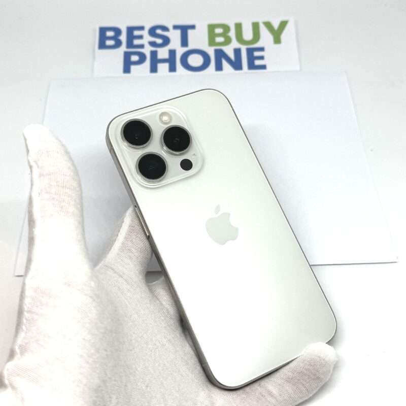 IMG_3350 iPhone 15 Pro 128GB zilver /licht gebruikt /85% batt /garantie