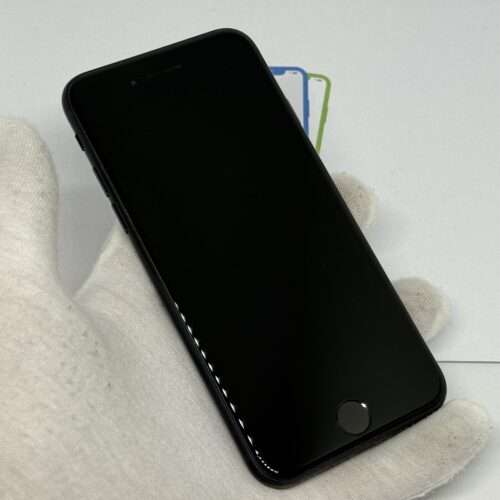 iPhone SE 2022 128GB zwart /krasvrij /100% batt /garantie