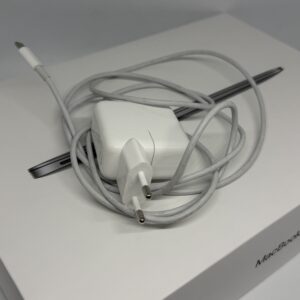 MacBook Air M1 256GB grijs /zeer net/88% batt /garantie