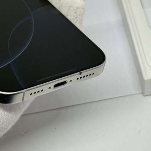 IMG_5370 iPhone 16 Pro Max 256GB wit /krasvrij scherm /100% batt /garantie