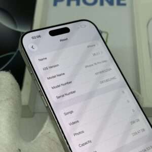 IMG_5375 iPhone 16 Pro Max 256GB wit /krasvrij scherm /100% batt /garantie