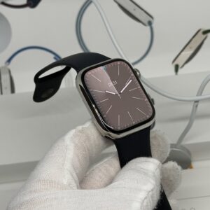 Apple Watch 8 RVS (zilver) 45MM /97% batt /krasvrij scherm /garantie