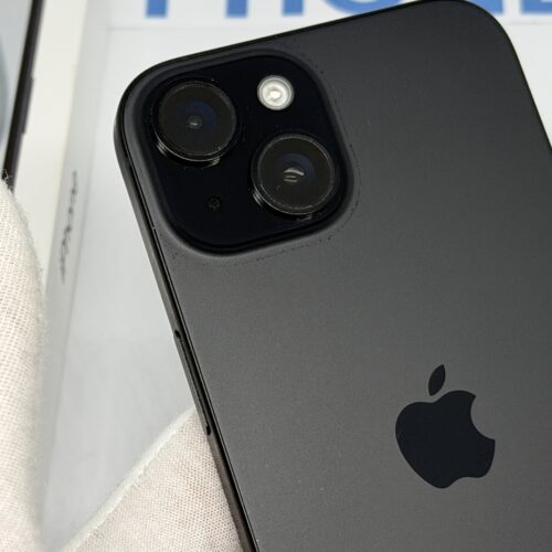 IMG_3647 2 iPhone 15 256GB zwart /zeer net /88% batt /garantie