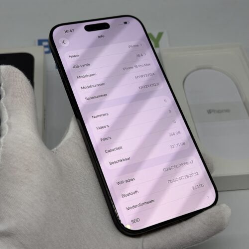 iPhone 16 Pro Max 256GB zwart /krasvrij glas /95% batt /garantie