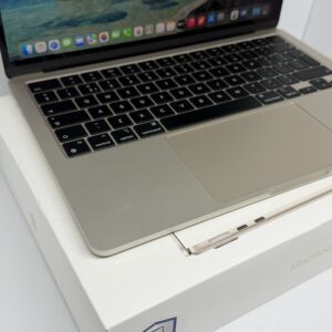 MacBook Air M2 256GB sterrenlicht /krasvrij /99% batt /garantie