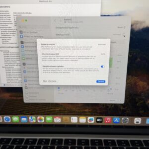 MacBook Air M2 256GB starlight /zeer net /93% batt /garantie