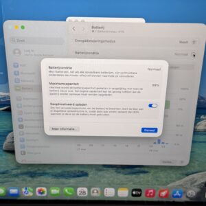 MacBook Air M3 256GB sterrenlicht /krasvrij /99% batt /garantie