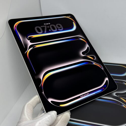 iPad Pro 13 inch M4 256GB zilver /krasvrij /90% batt /garantie