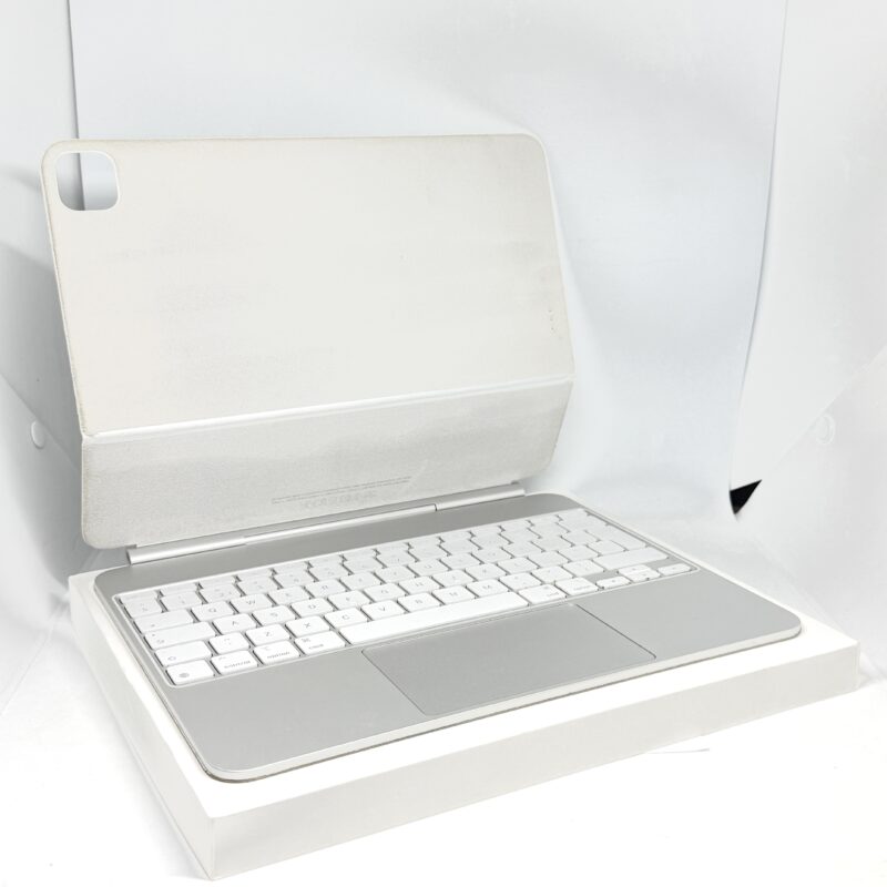 Apple Magic Keyboard wit / iPad Pro 13 inch M4, M5 (2024-2026)