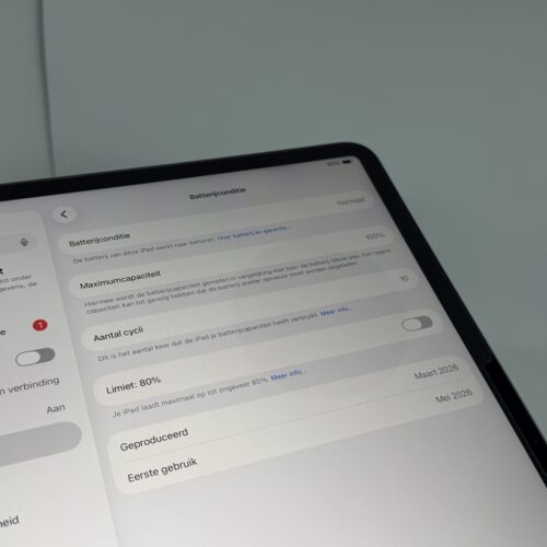 iPad Air 8e 13 inch M4 128GB grijs /krasvrij /100% batt /garantie