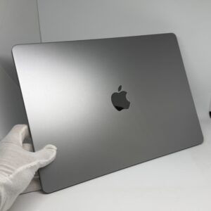 IMG_4702 MacBook Air M2 15 inch 256GB grijs /krasvrij /90% batt /garantie