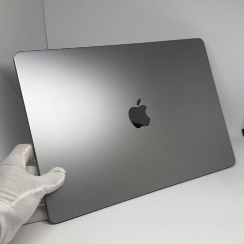 IMG_4702 MacBook Air M2 15 inch 256GB grijs /krasvrij /90% batt /garantie