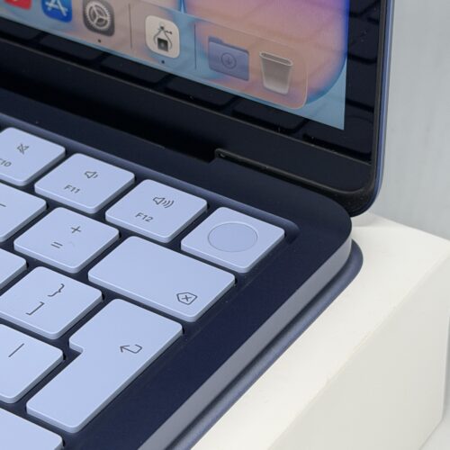 MacBook Neo 512GB indigo touchID /ongebruikt + 12 maanden garantie