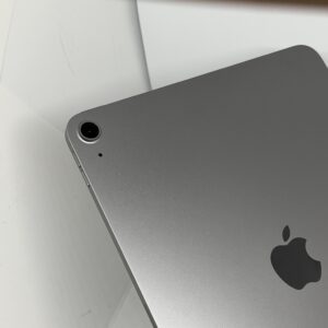 IMG_4937 2 iPad Air 6e 11 inch M2 128GB grijs /krasvrij /98% batt /garantie