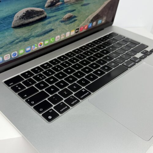 MacBook Air M2 15 inch 256GB zilver /zeer net /89% batt /garantie