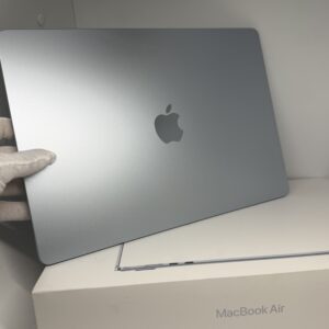 MacBook Air M4 15 inch 256GB blauw /zeer net /100% batt /garantie