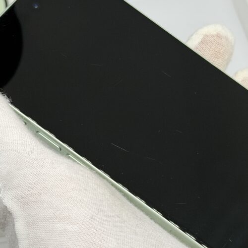 iPhone 15 256GB groen /licht gebruikt /89% batt /garantie