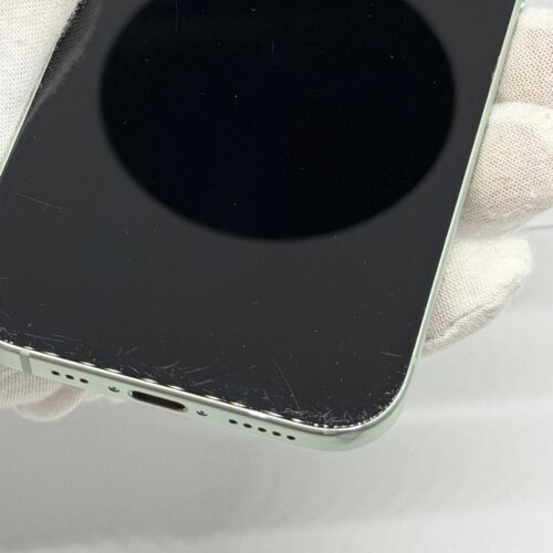 iPhone 15 256GB groen /licht gebruikt /89% batt /garantie