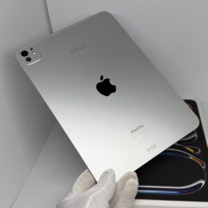IMG_6194 2 iPad Pro 11 inch M4 256GB zilver /krasvrij /96% batt /garantie