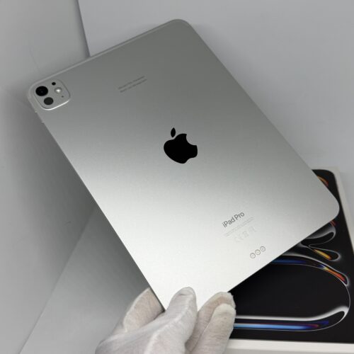 IMG_6194 2 iPad Pro 11 inch M4 256GB zilver /krasvrij /96% batt /garantie