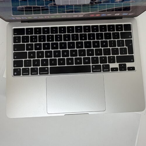 IMG_6615 MacBook Air M2 512GB zilver /94% batt /krasvrij /garantie