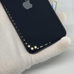 iPhone SE 2022 64GB zwart /krasvrij scherm /91% batt /garantie