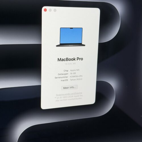 IMG_9083 MacBook Pro 14' M5 512GB spacezwart /krasvrij /garantie /adapter