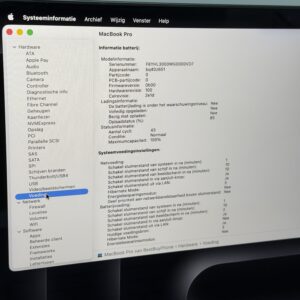 IMG_9086 2 MacBook Pro 14' M5 512GB spacezwart /krasvrij /garantie /adapter