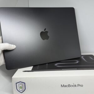 IMG_9088 2 MacBook Pro 14' M5 512GB spacezwart /krasvrij /garantie /adapter