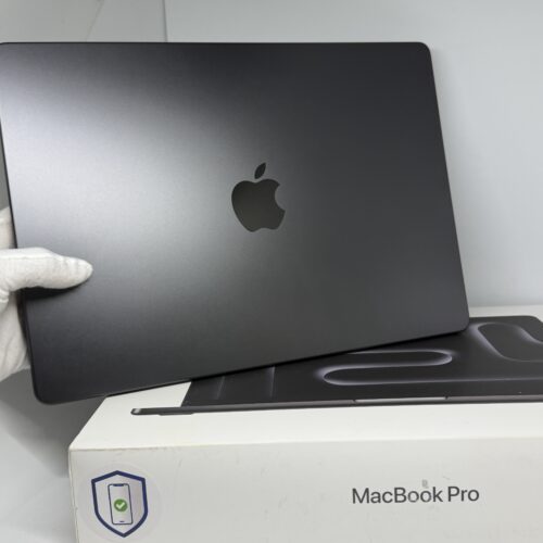 IMG_9088 2 MacBook Pro 14' M5 512GB spacezwart /krasvrij /garantie /adapter