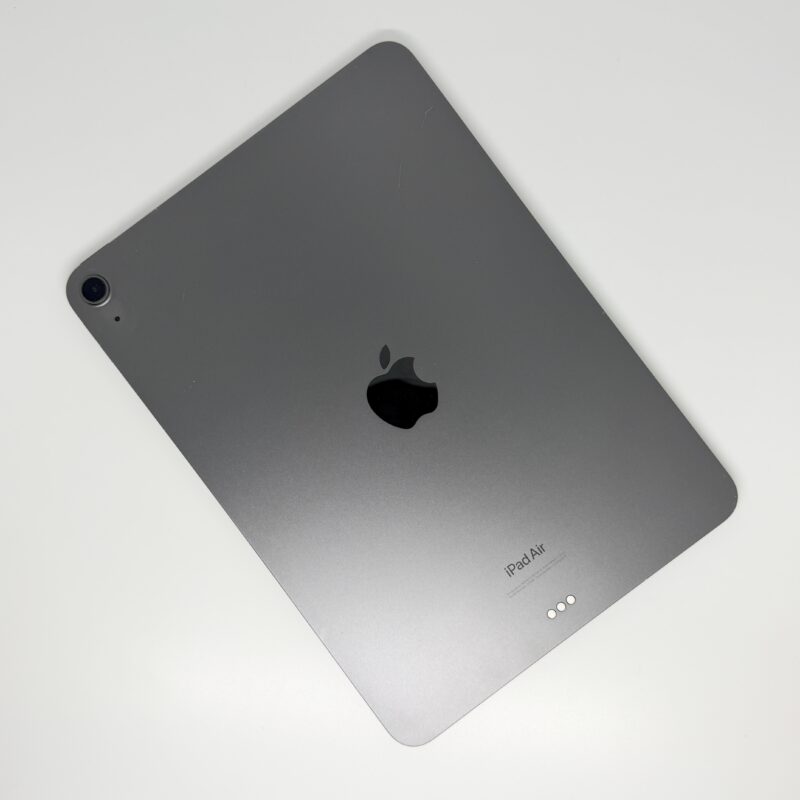 iPad Air 5e 64GB grijs /85% batt /krasvrij scherm /garantie